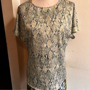 Anne Klein Snake Print Short Sleeve Top silky feel sz med
